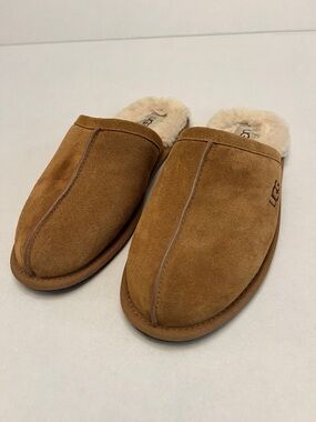 MEN’S UGG SCUFF SUEDE SLIPPERS SIZE 9 CHESTNUT BROWN SHEEPSKIN LINING